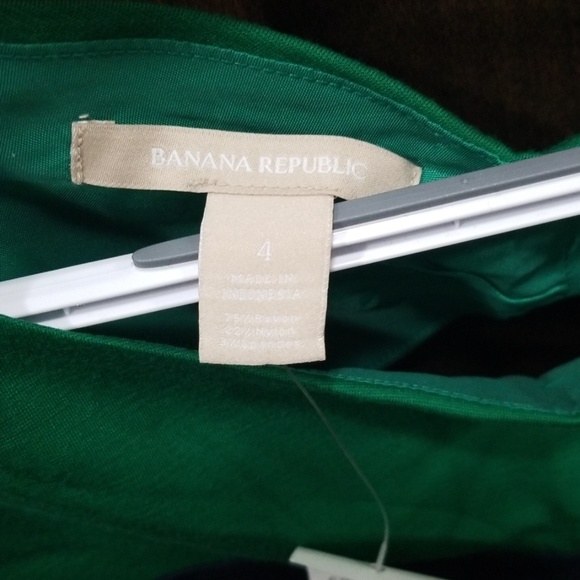 Banana Republic sleeveless shirt, size 4 NWT - Picture 4 of 4